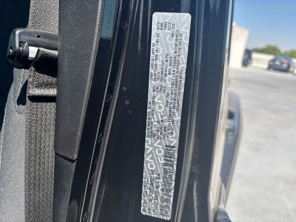 2025 Jeep JL Wrangler - Image 30 of 31