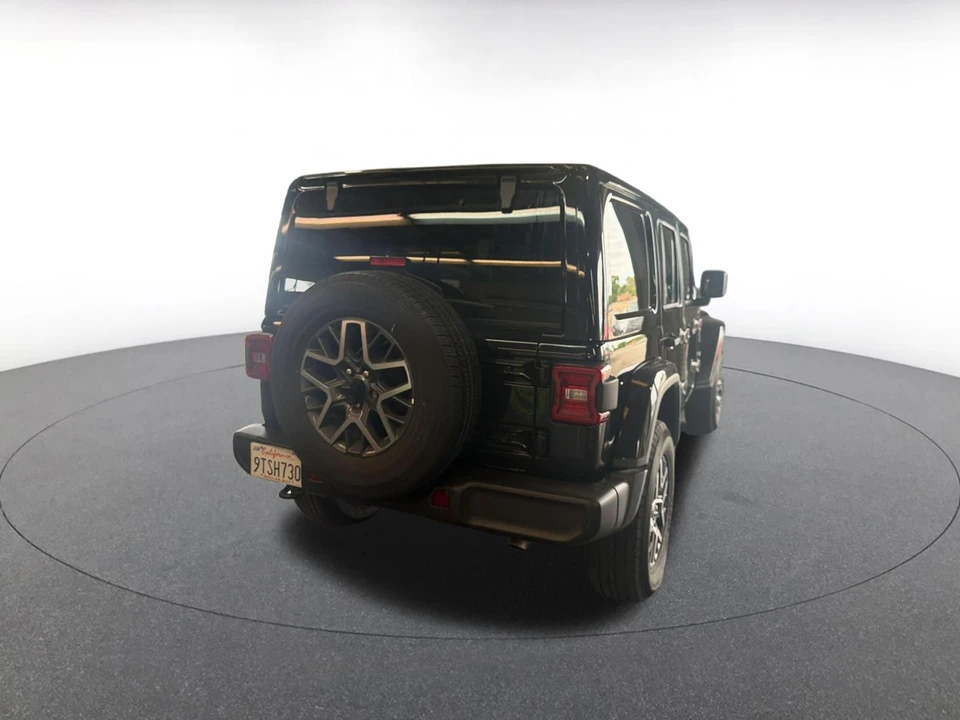 2025 Jeep JL Wrangler - Image 7 of 12