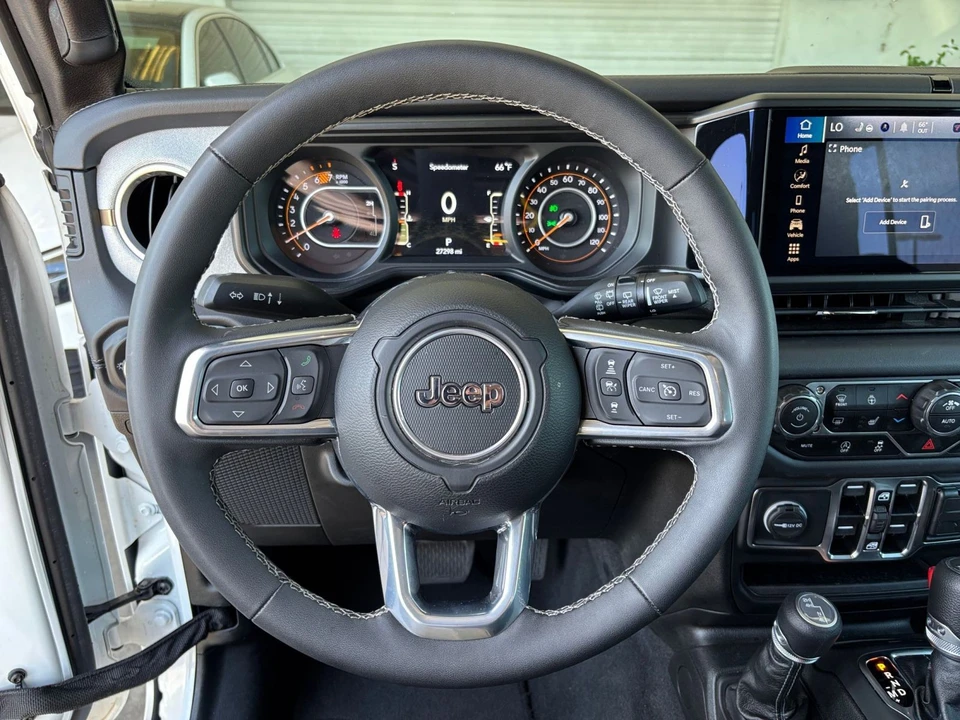 2025 Jeep JL Wrangler - Image 30 of 31