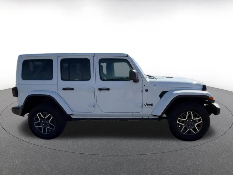 2025 Jeep - Image 15 of 31