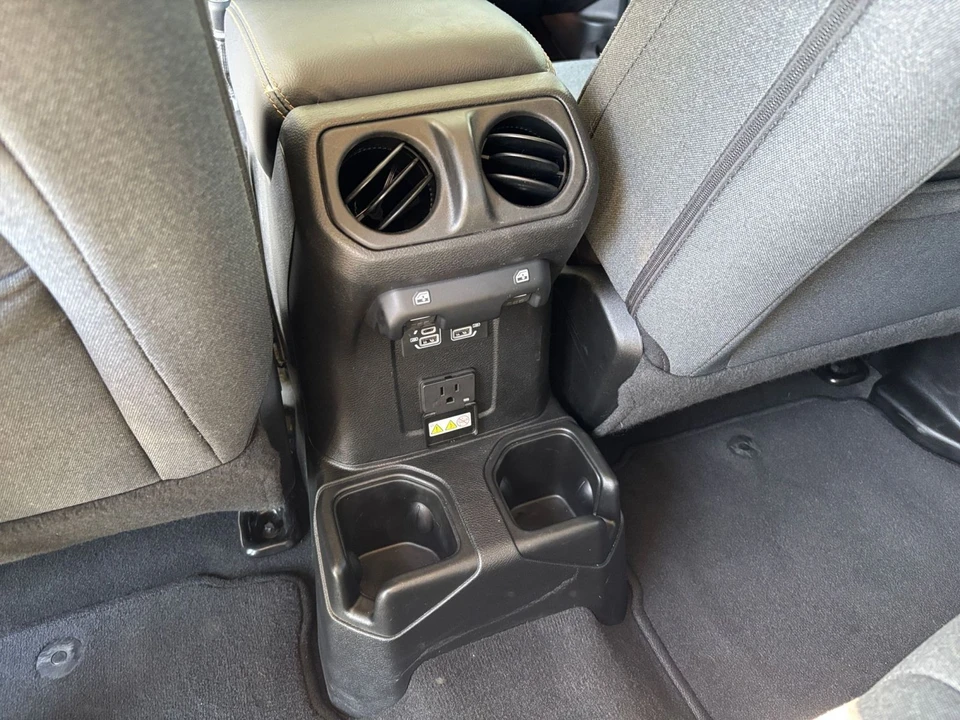 2025 Jeep - Image 20 of 31