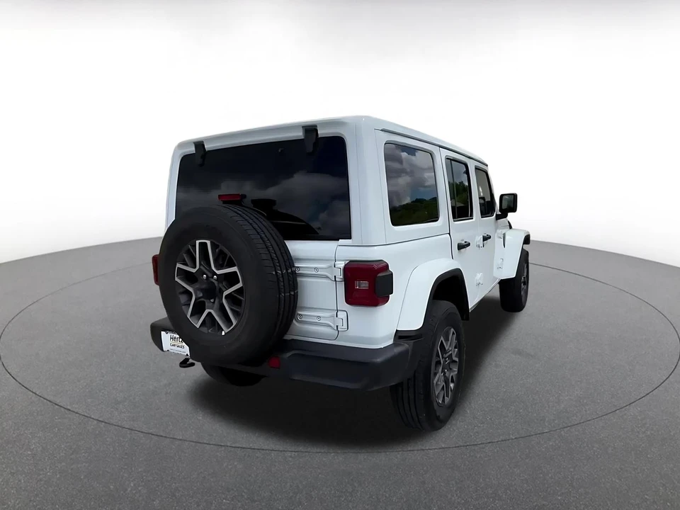 2025 Jeep JL Wrangler - Image 15 of 31