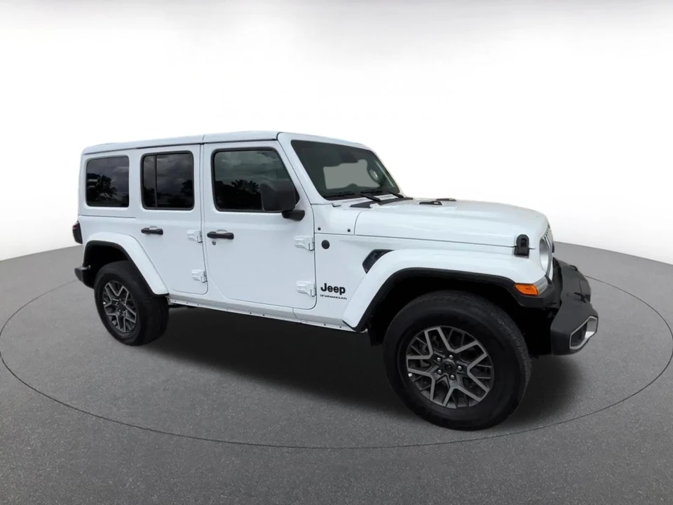2025 Jeep JL Wrangler - Image 2 of 31