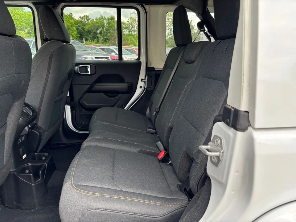 2025 Jeep JL Wrangler - Image 28 of 31