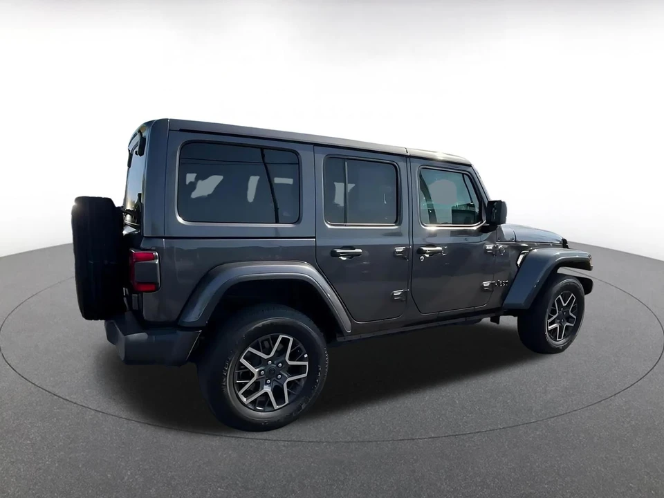 2025 Jeep JL Wrangler - Image 16 of 31