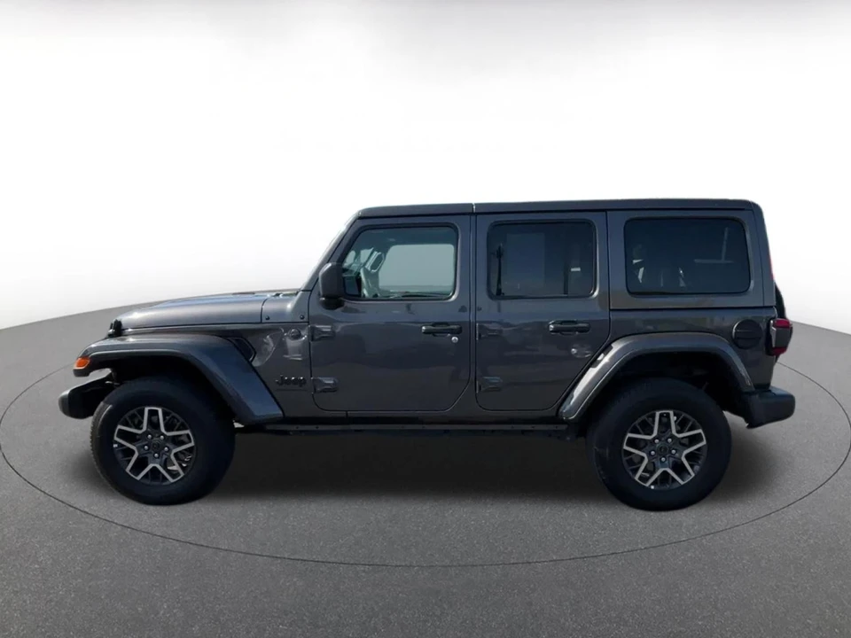 2025 Jeep JL Wrangler - Image 9 of 31