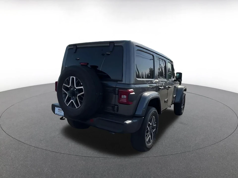 2025 Jeep JL Wrangler - Image 15 of 31