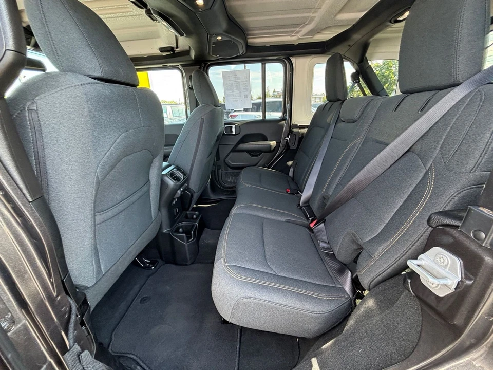 2025 Jeep JL Wrangler - Image 27 of 31