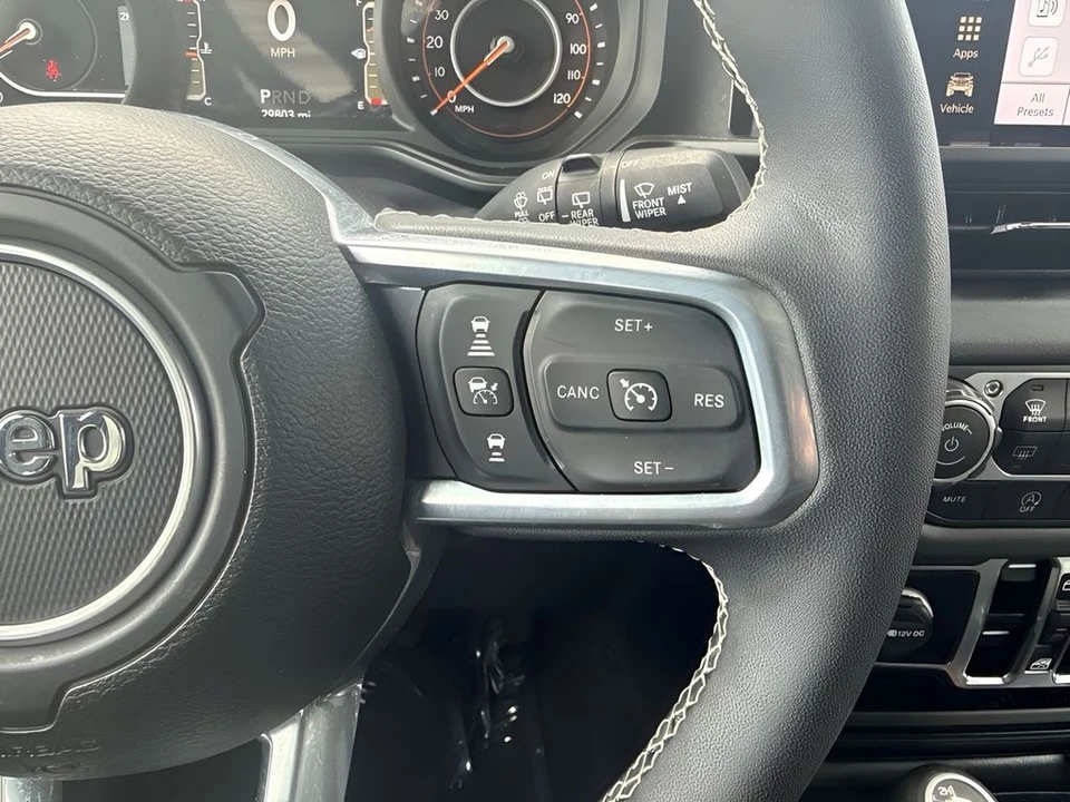 2025 Jeep JL Wrangler - Image 14 of 31