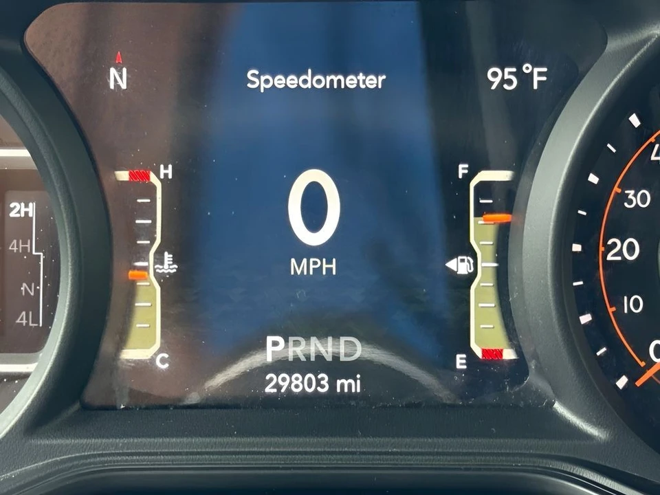 2025 Jeep JL Wrangler - Image 23 of 31