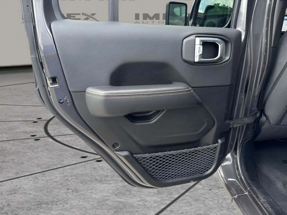 2025 Jeep JL Wrangler - Image 26 of 31