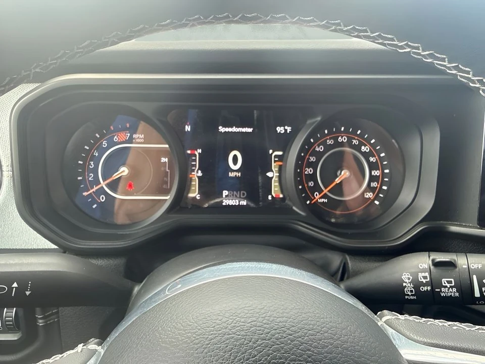 2025 Jeep JL Wrangler - Image 22 of 31