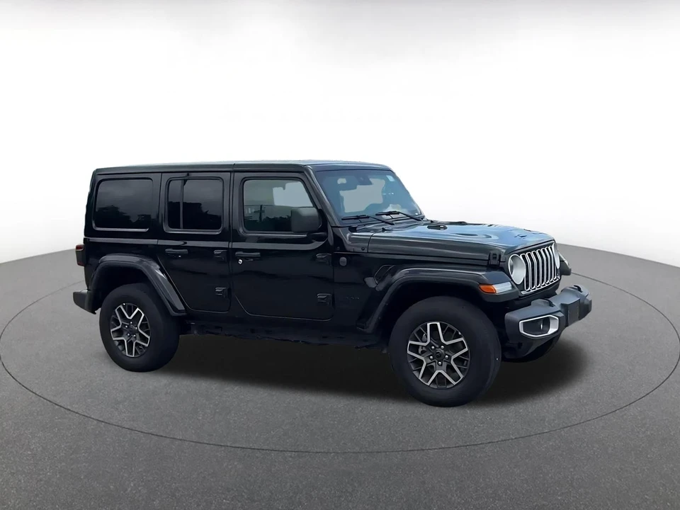 2025 Jeep JL Wrangler - Image 2 of 31