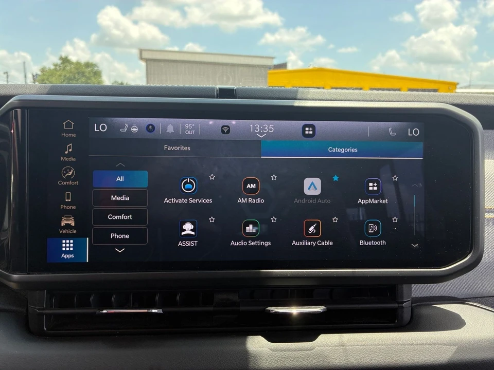 2025 Jeep JL Wrangler - Image 21 of 31