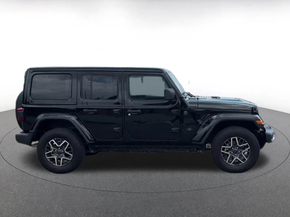 2025 Jeep JL Wrangler - Image 17 of 31