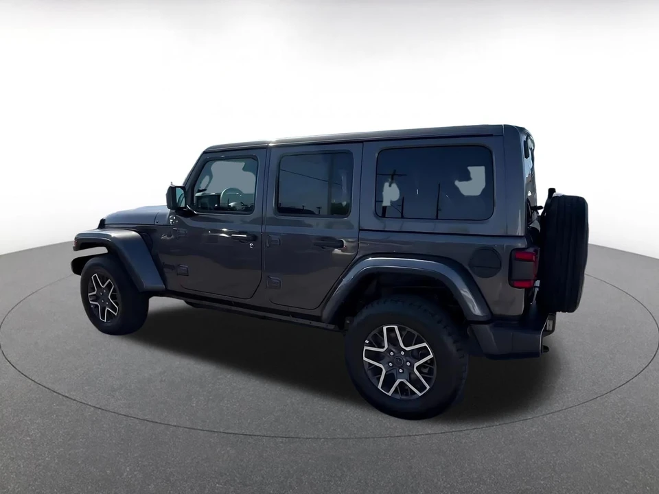 2025 Jeep JL Wrangler - Image 11 of 31