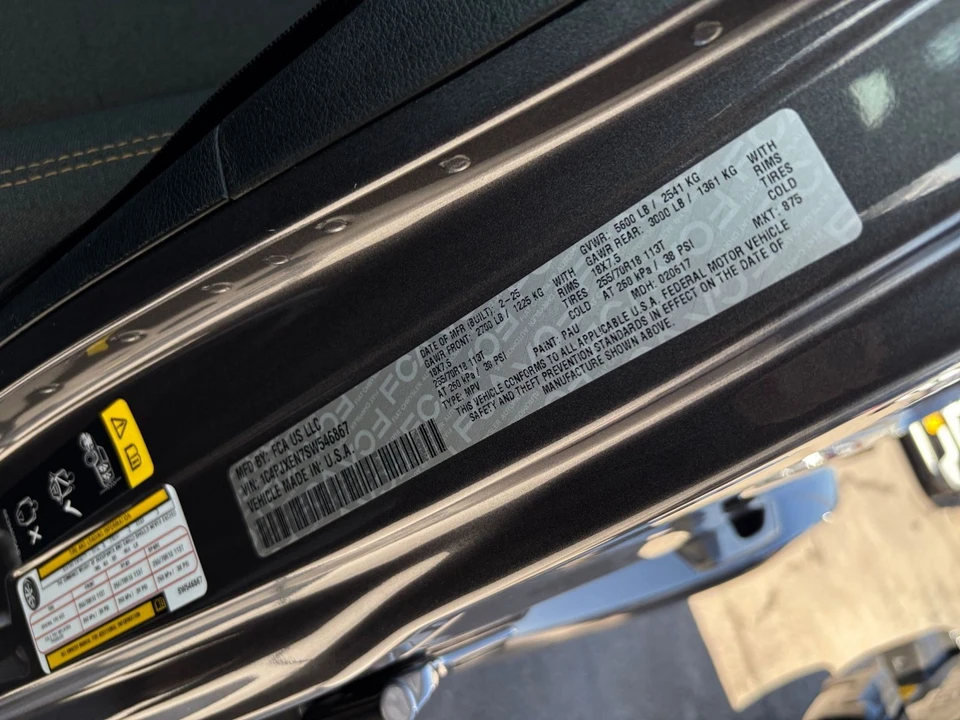 2025 Jeep JL Wrangler - Image 30 of 31