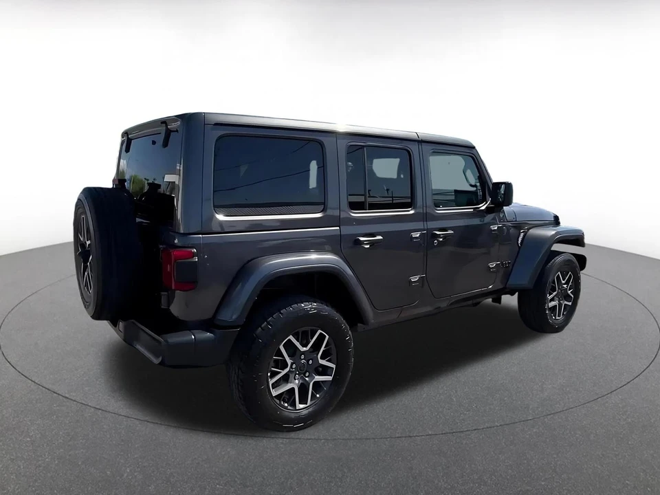 2025 Jeep JL Wrangler - Image 16 of 31