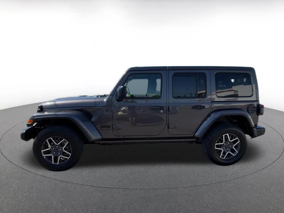 2025 Jeep JL Wrangler - Image 9 of 31