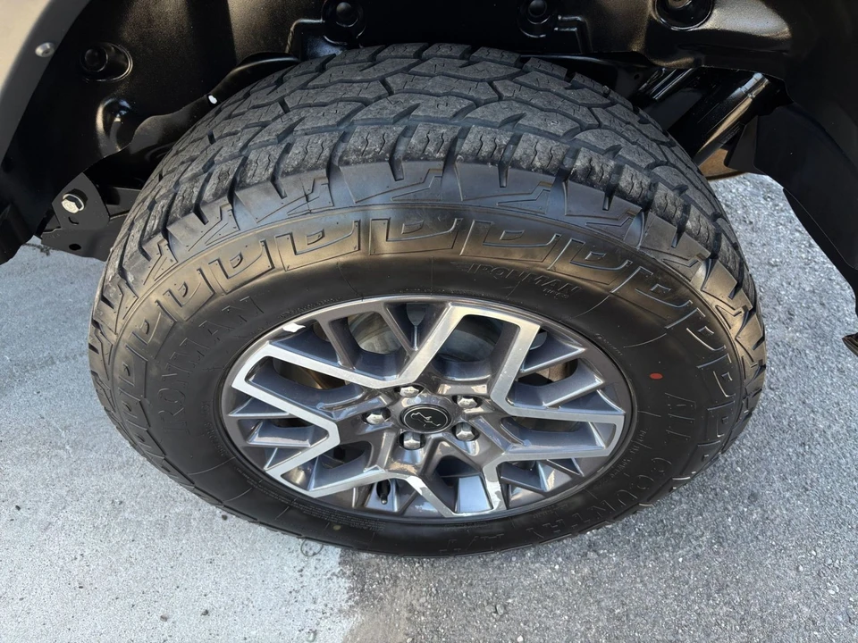2025 Jeep JL Wrangler - Image 31 of 31