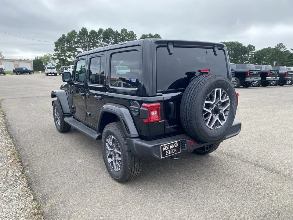 2025 Jeep JL Wrangler - Image 7 of 12