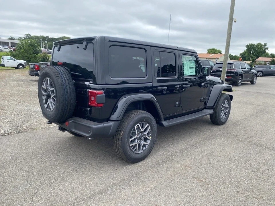 2025 Jeep JL Wrangler - Image 5 of 12
