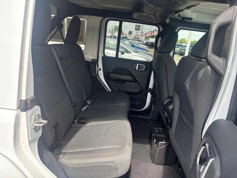2025 Jeep JL Wrangler - Image 27 of 31