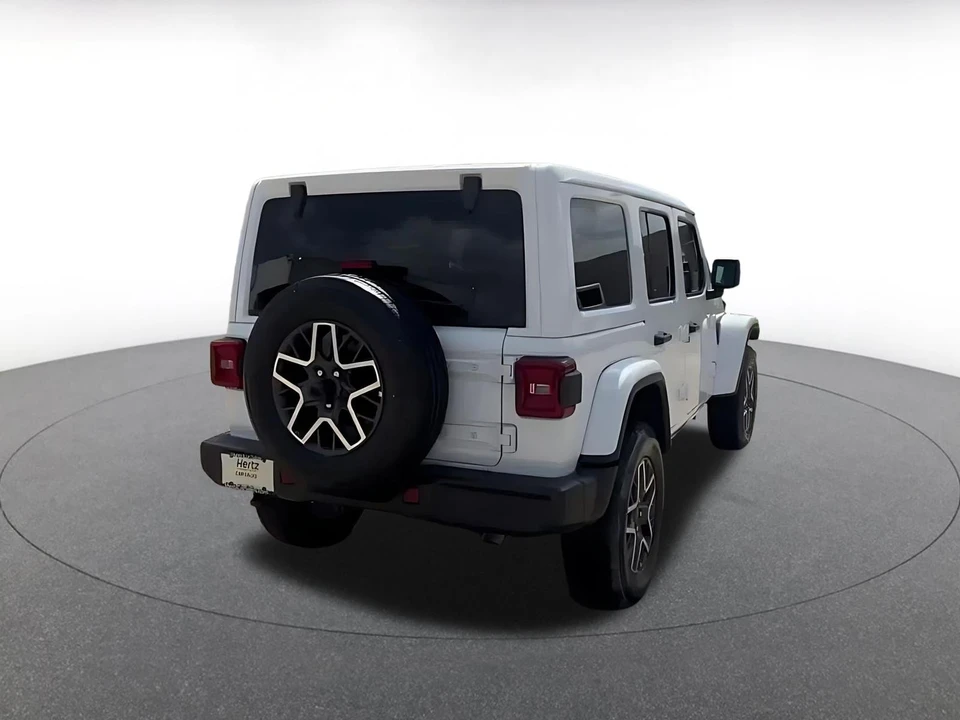 2025 Jeep JL Wrangler - Image 16 of 31