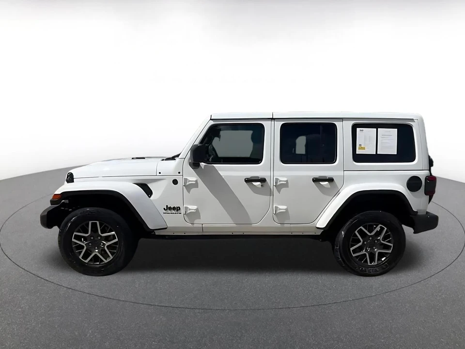 2025 Jeep JL Wrangler - Image 11 of 31