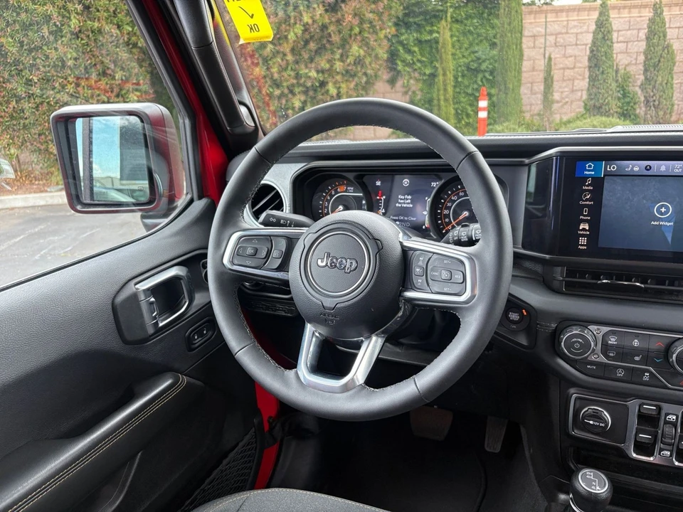 2025 Jeep JL Wrangler - Image 31 of 31