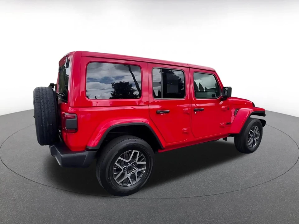 2025 Jeep JL Wrangler - Image 14 of 31