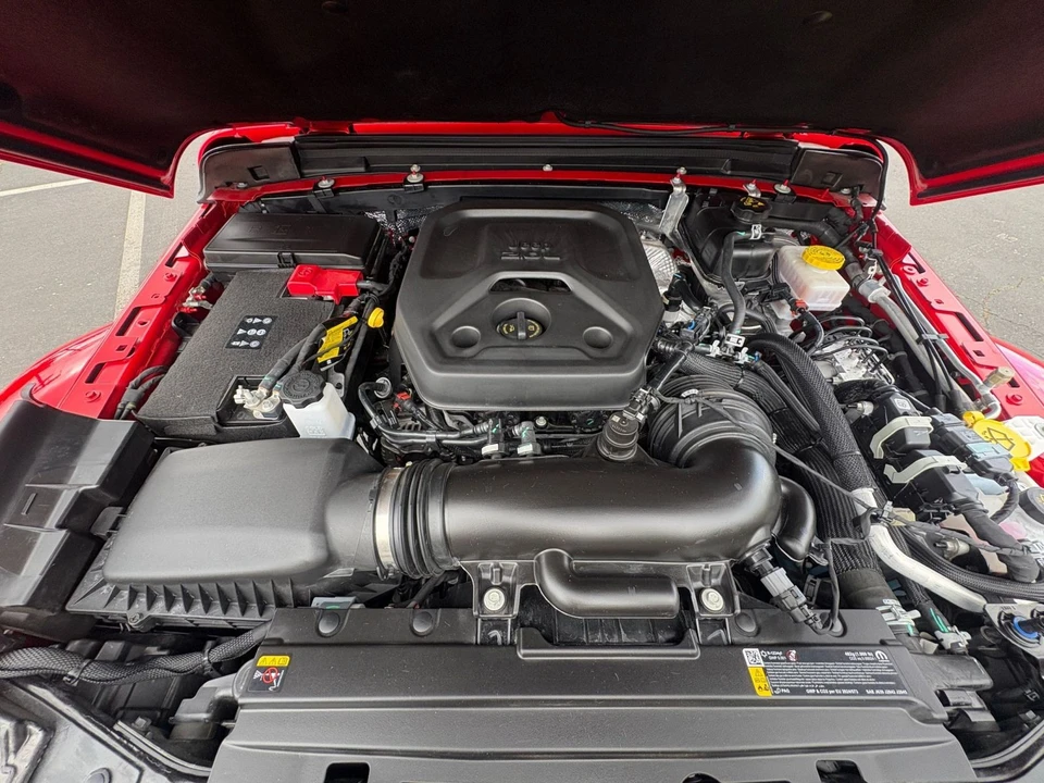 2025 Jeep JL Wrangler - Image 29 of 31