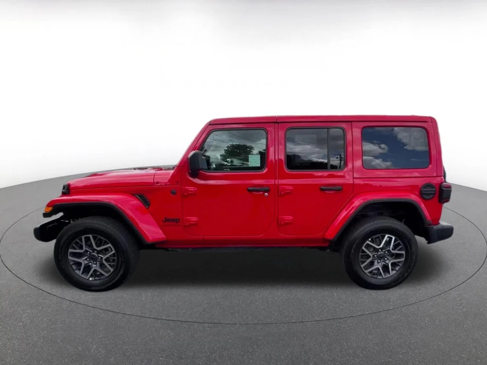 2025 Jeep JL Wrangler - Image 11 of 31