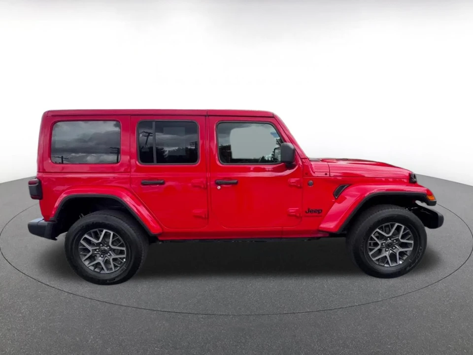 2025 Jeep JL Wrangler - Image 18 of 31