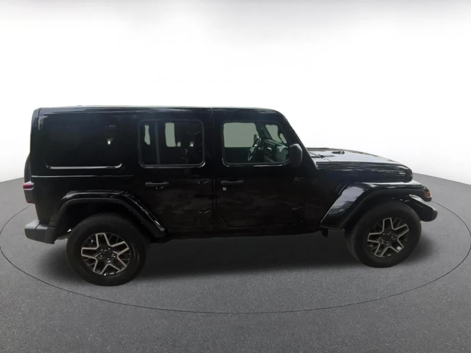 2025 Jeep JL Wrangler - Image 18 of 31