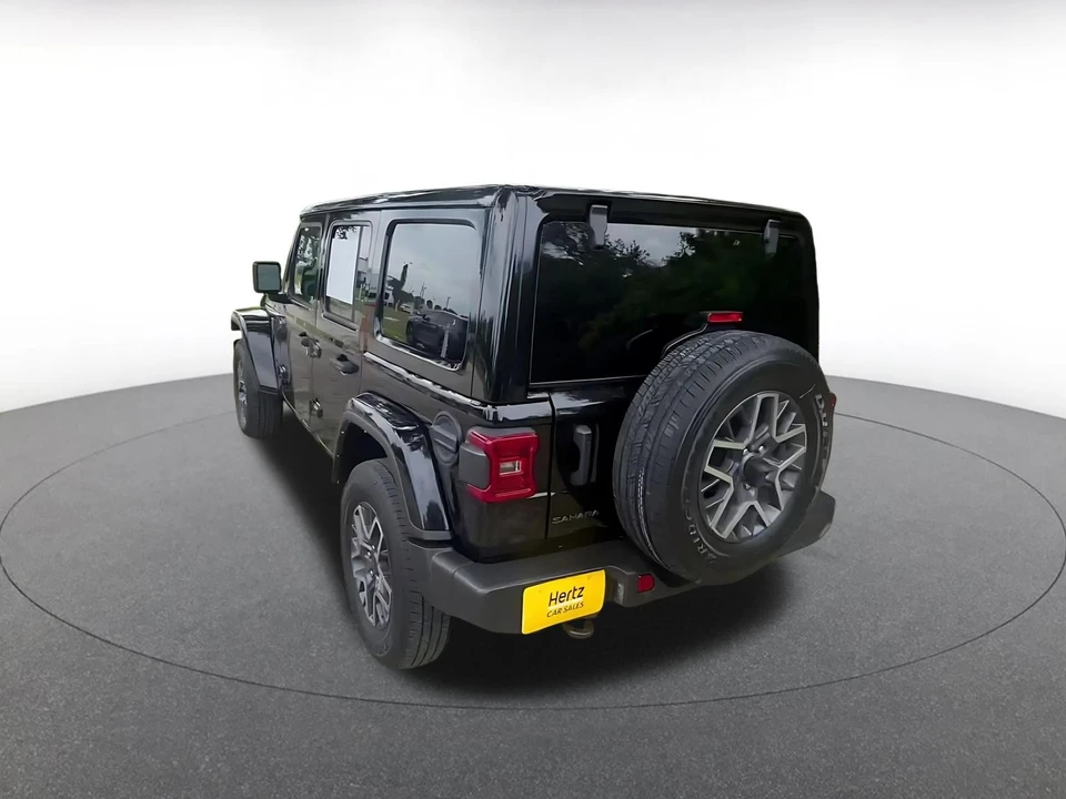 2025 Jeep JL Wrangler - Image 13 of 31