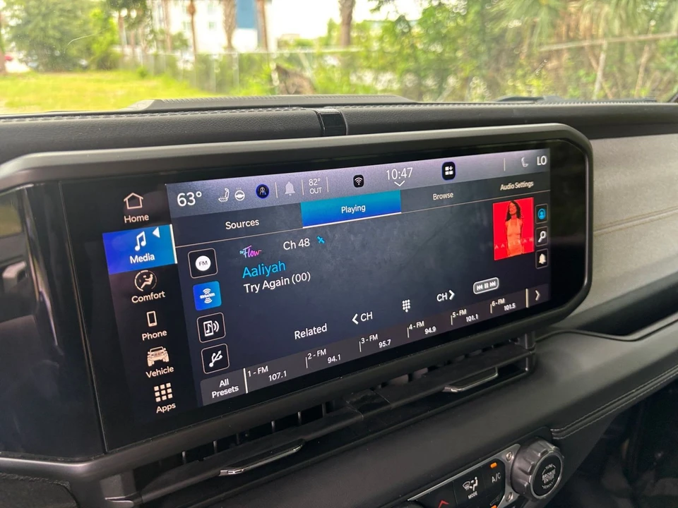 2025 Jeep JL Wrangler - Image 22 of 31