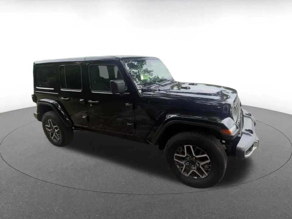 2025 Jeep JL Wrangler - Image 2 of 31