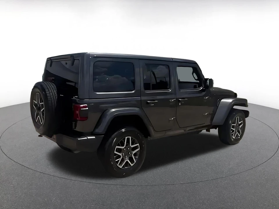 2025 Jeep JL Wrangler - Image 15 of 31