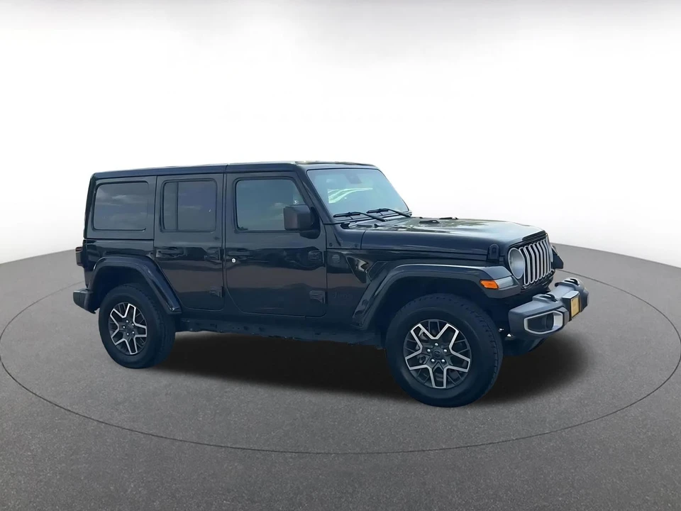 2025 Jeep JL Wrangler - Image 2 of 31