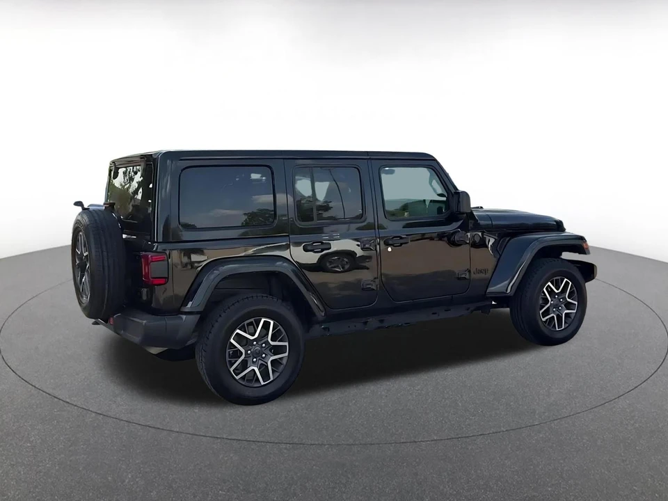 2025 Jeep JL Wrangler - Image 15 of 31