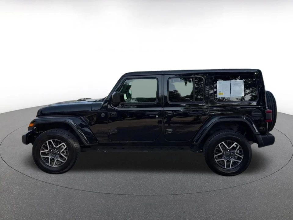 2025 Jeep JL Wrangler - Image 9 of 31