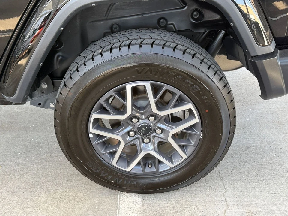 2025 Jeep JL Wrangler - Image 31 of 31