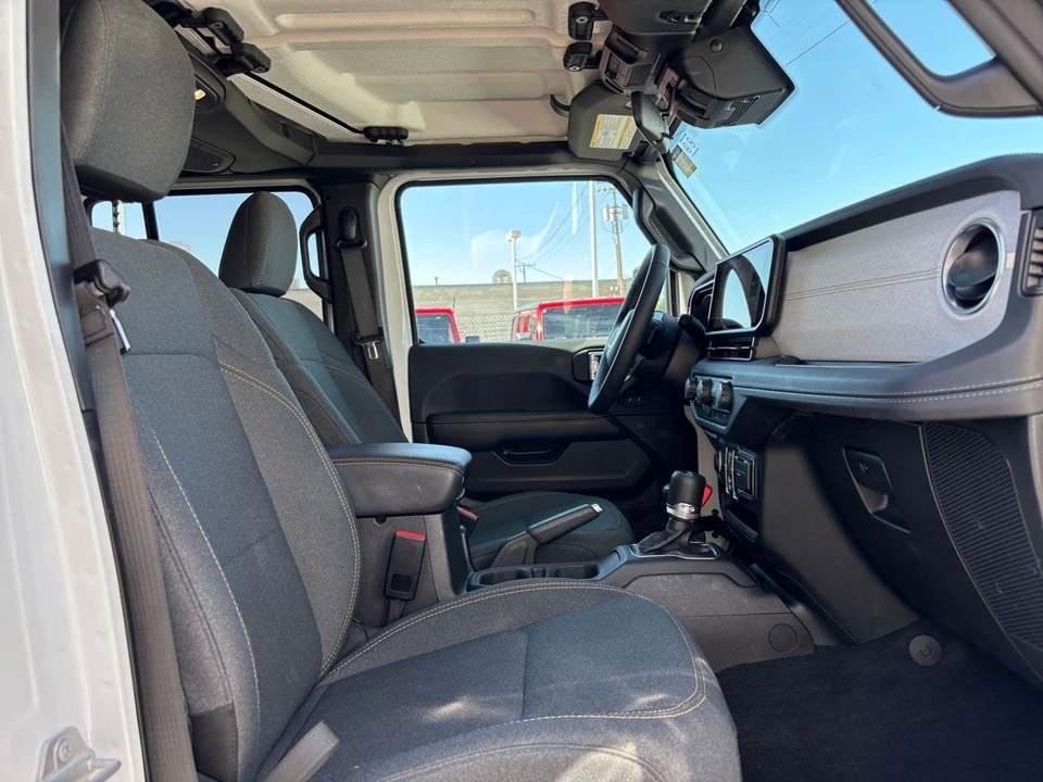 2025 Jeep JL Wrangler - Image 31 of 31