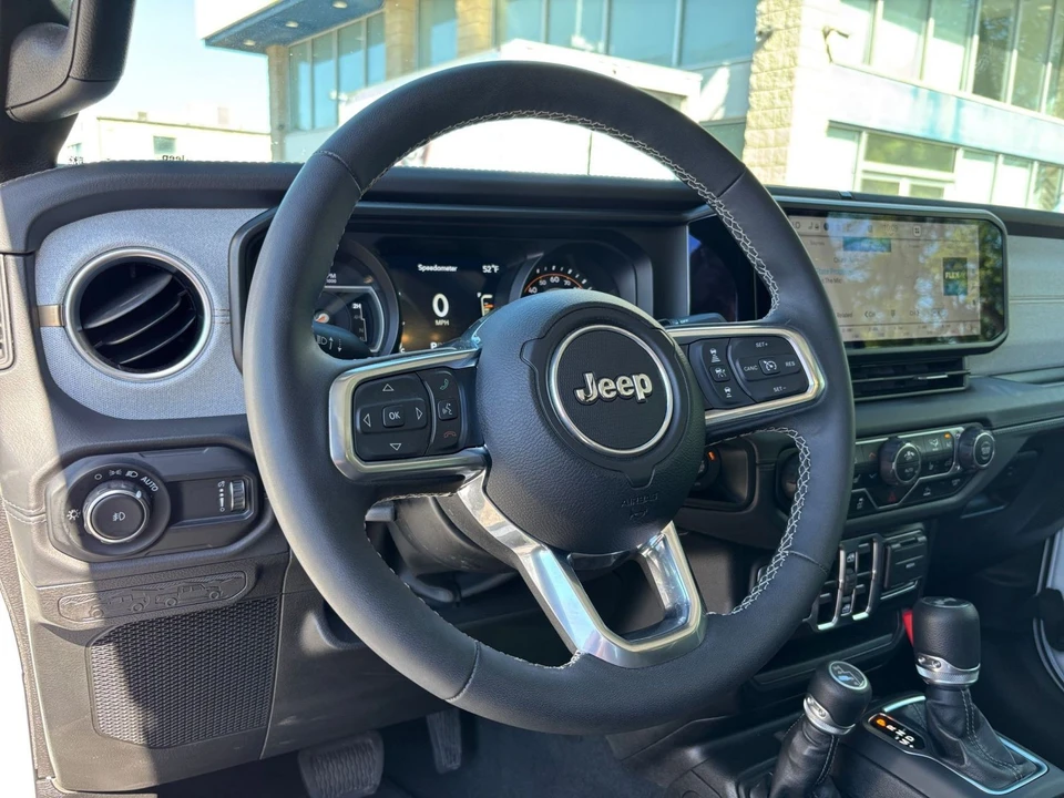 2025 Jeep JL Wrangler - Image 29 of 31