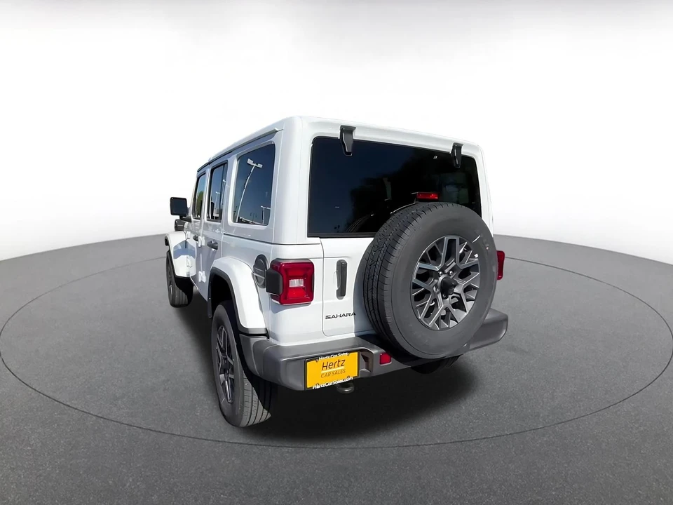 2025 Jeep JL Wrangler - Image 12 of 31