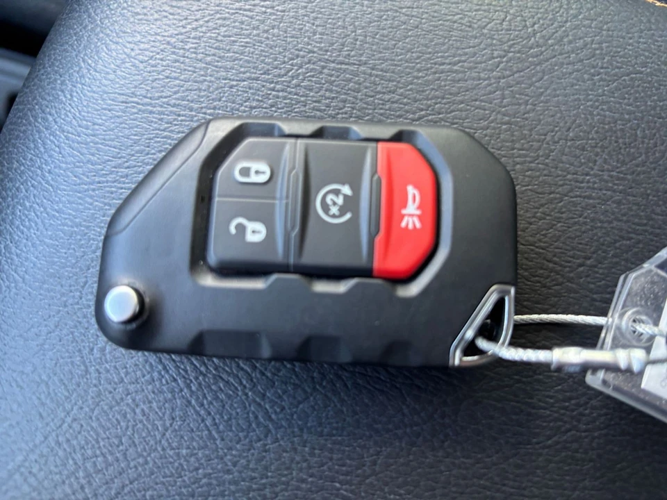 2025 Jeep JL Wrangler - Image 22 of 31