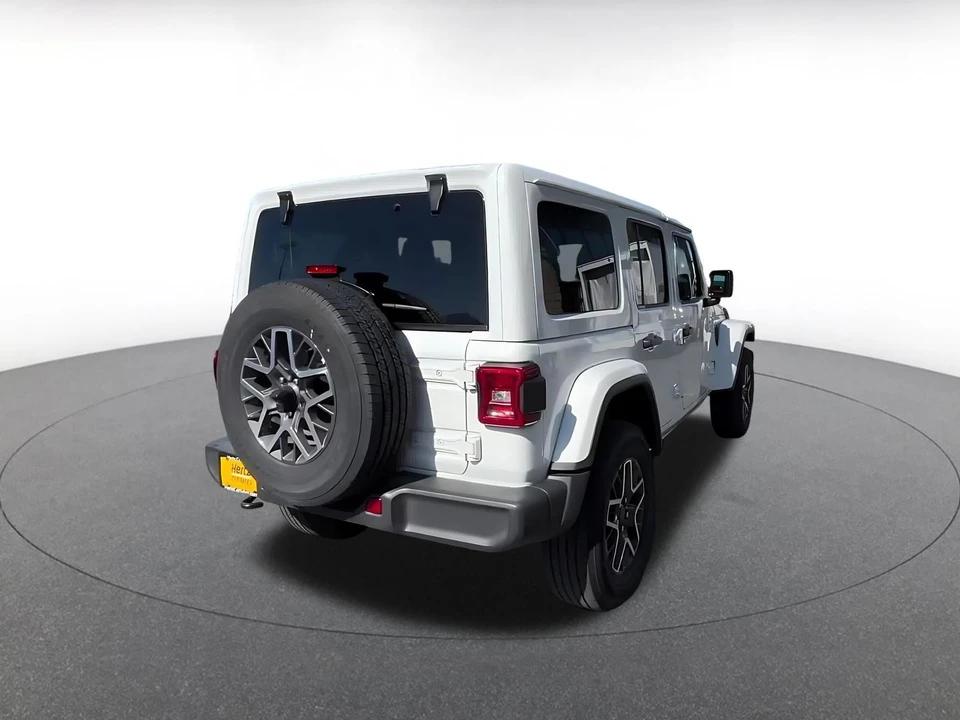 2025 Jeep JL Wrangler - Image 16 of 31