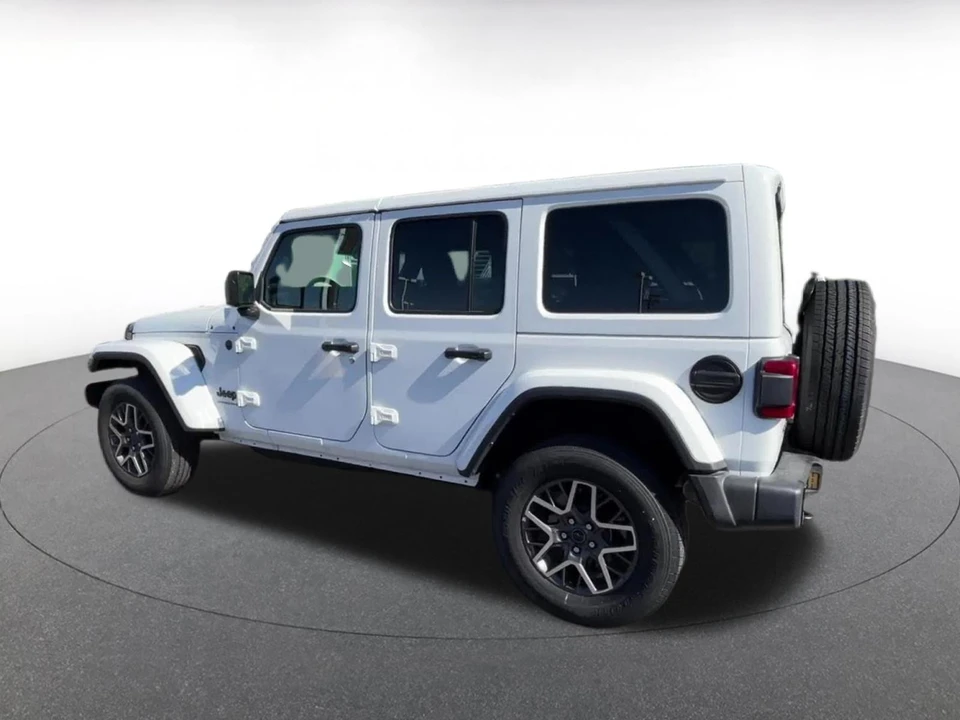 2025 Jeep JL Wrangler - Image 8 of 31