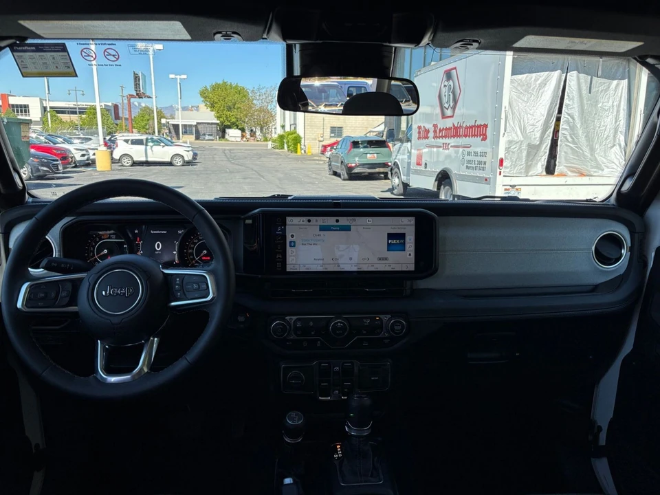 2025 Jeep JL Wrangler - Image 28 of 31